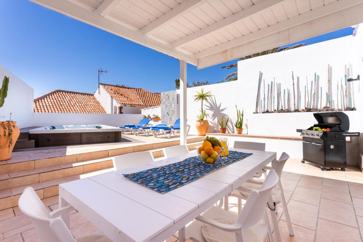 Casa Naranja: Family-Friendly Villa with Heated Pool and BBQ Poris de Abona Exterior photo