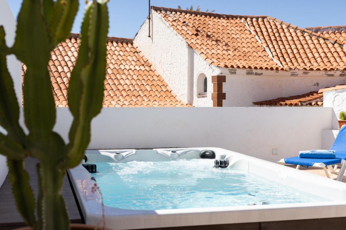 Casa Naranja: Family-Friendly Villa with Heated Pool and BBQ Poris de Abona Exterior photo