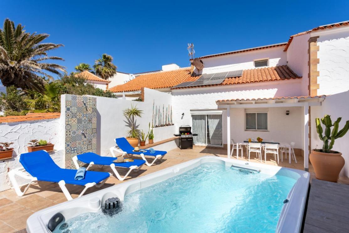 Casa Naranja: Family-Friendly Villa with Heated Pool and BBQ Poris de Abona Exterior photo