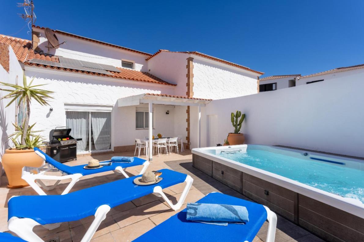 Casa Naranja: Family-Friendly Villa with Heated Pool and BBQ Poris de Abona Exterior photo