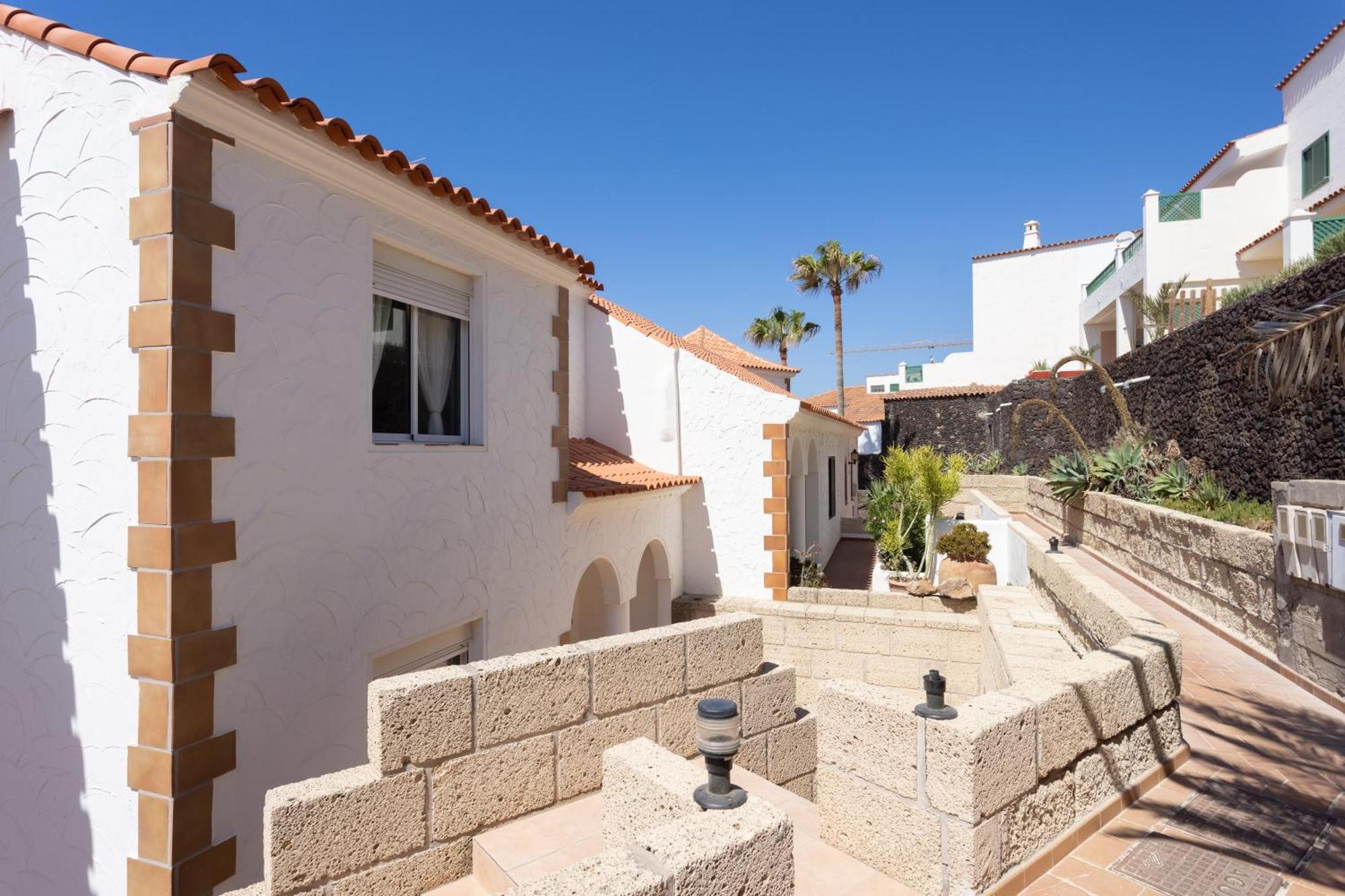 Casa Naranja: Family-Friendly Villa with Heated Pool and BBQ Poris de Abona Exterior photo