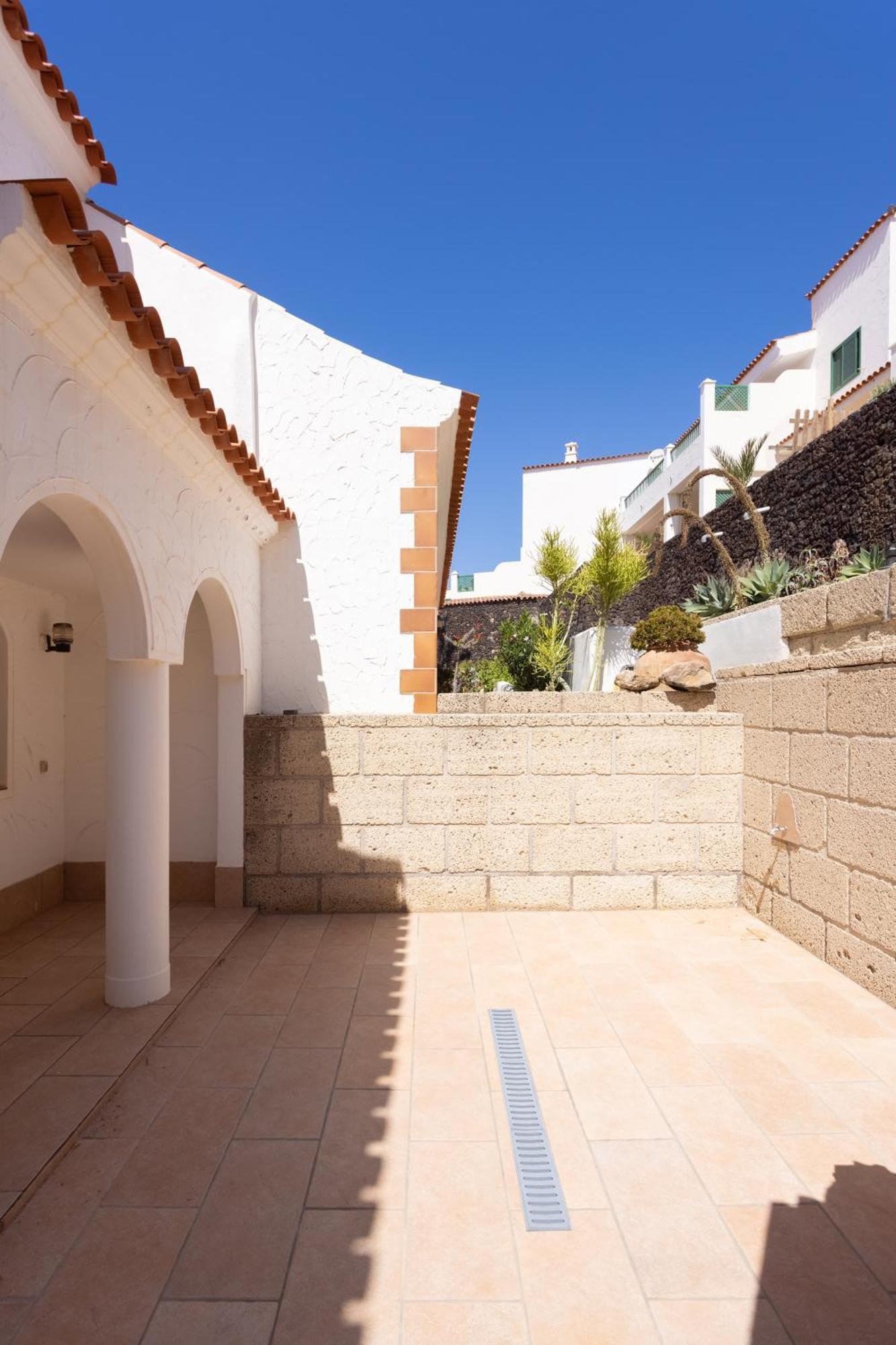 Casa Naranja: Family-Friendly Villa with Heated Pool and BBQ Poris de Abona Exterior photo